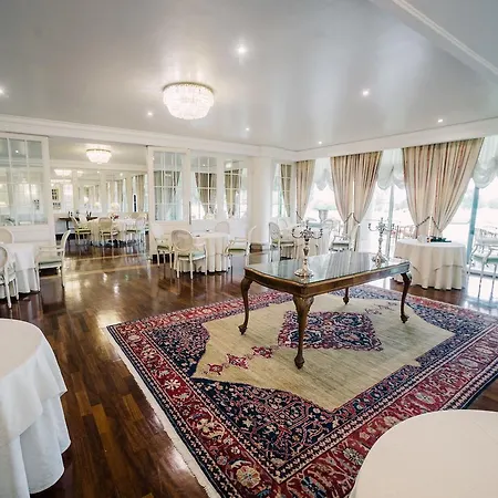 韦西利亚高尔夫度假酒店 4*